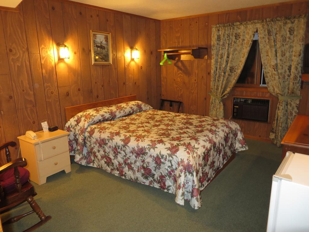 Travelers Inn Motel Eagle River Szoba fotó