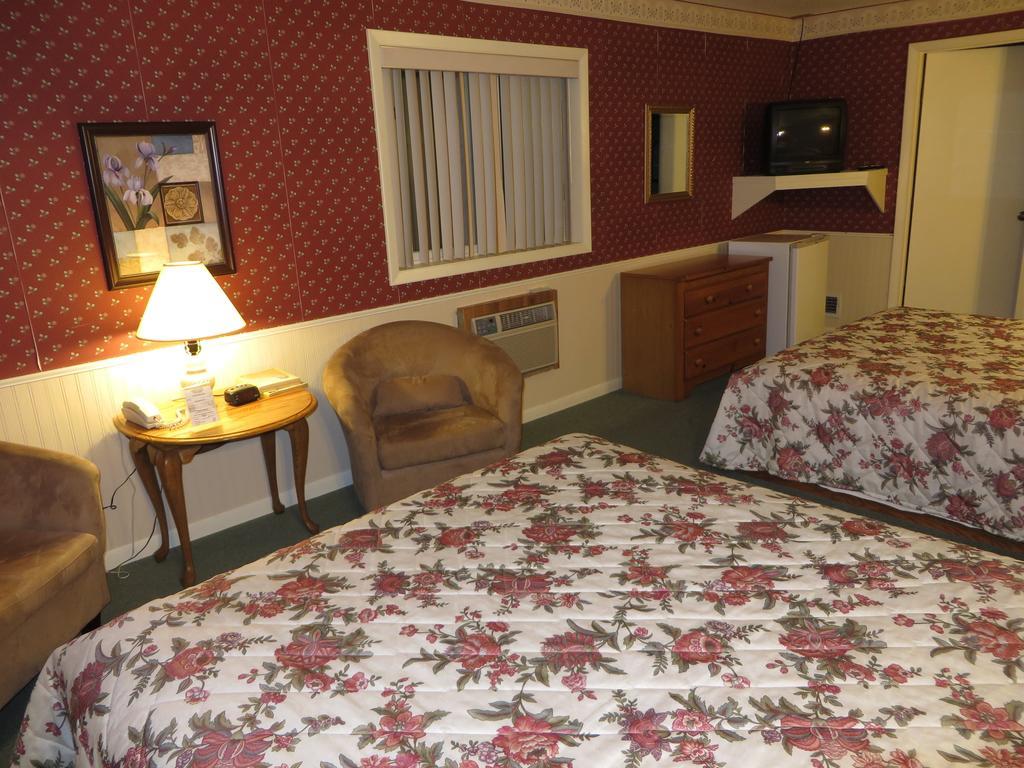 Travelers Inn Motel Eagle River Szoba fotó
